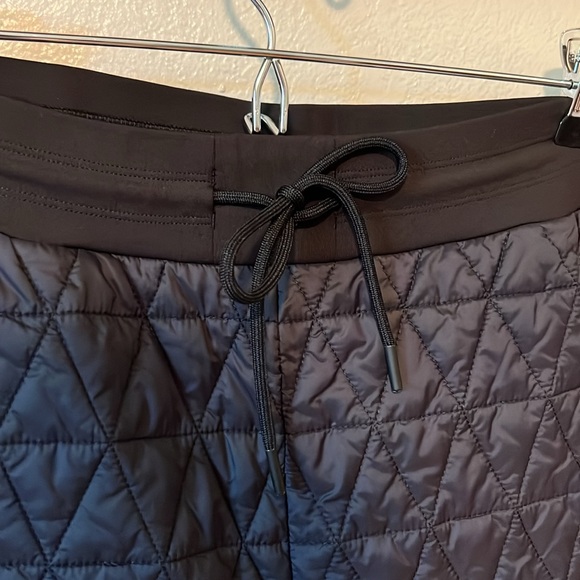 Unique quilted winter joggers from Athleta, comfiest, warmest winter joggers! - Picture 2 of 6